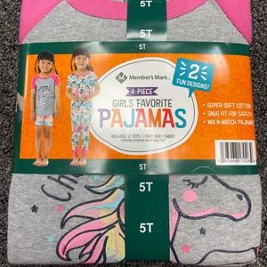 Unicorn Members Mark 4 Piece Girls Favorite Pajama Set. Size 5T.